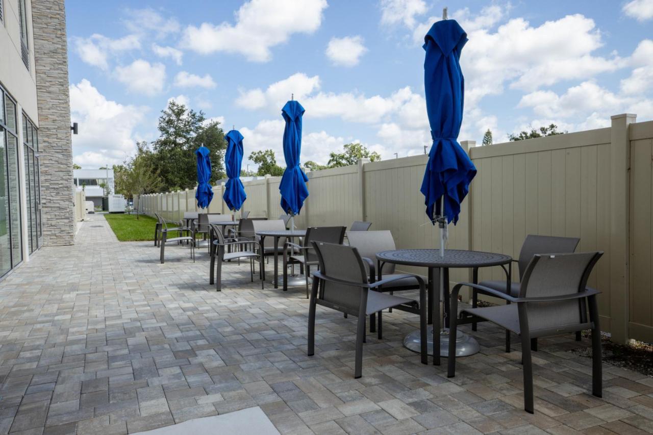 Holiday Inn Express & Suites Tampa Stadium - Airport Area By Ihg Екстериор снимка