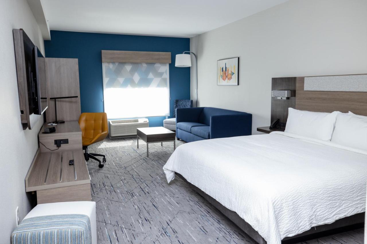 Holiday Inn Express & Suites Tampa Stadium - Airport Area By Ihg Екстериор снимка