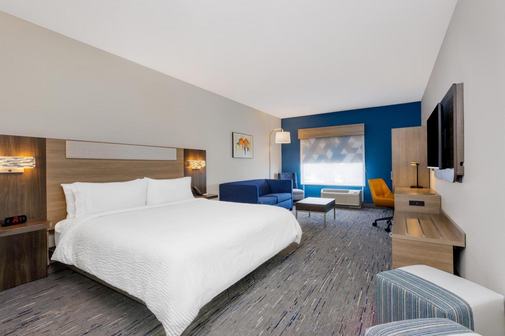 Holiday Inn Express & Suites Tampa Stadium - Airport Area By Ihg Екстериор снимка