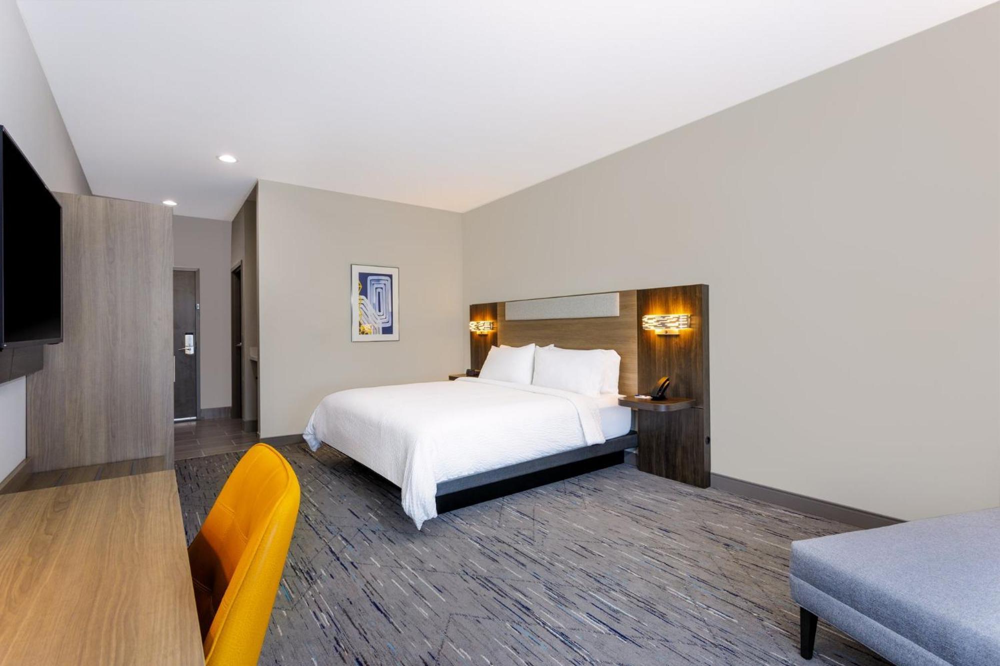Holiday Inn Express & Suites Tampa Stadium - Airport Area By Ihg Екстериор снимка