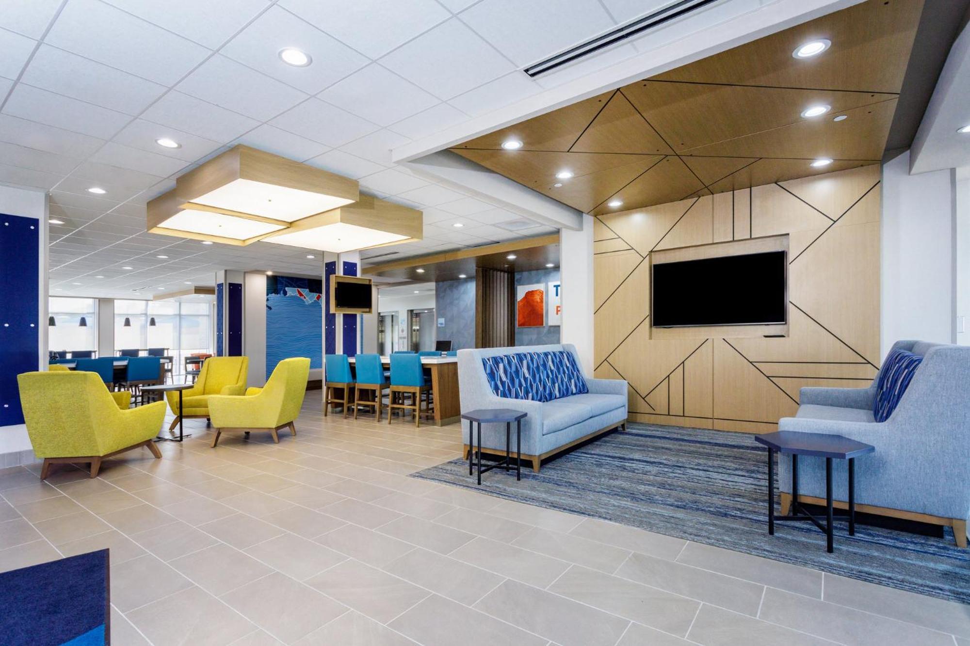 Holiday Inn Express & Suites Tampa Stadium - Airport Area By Ihg Екстериор снимка