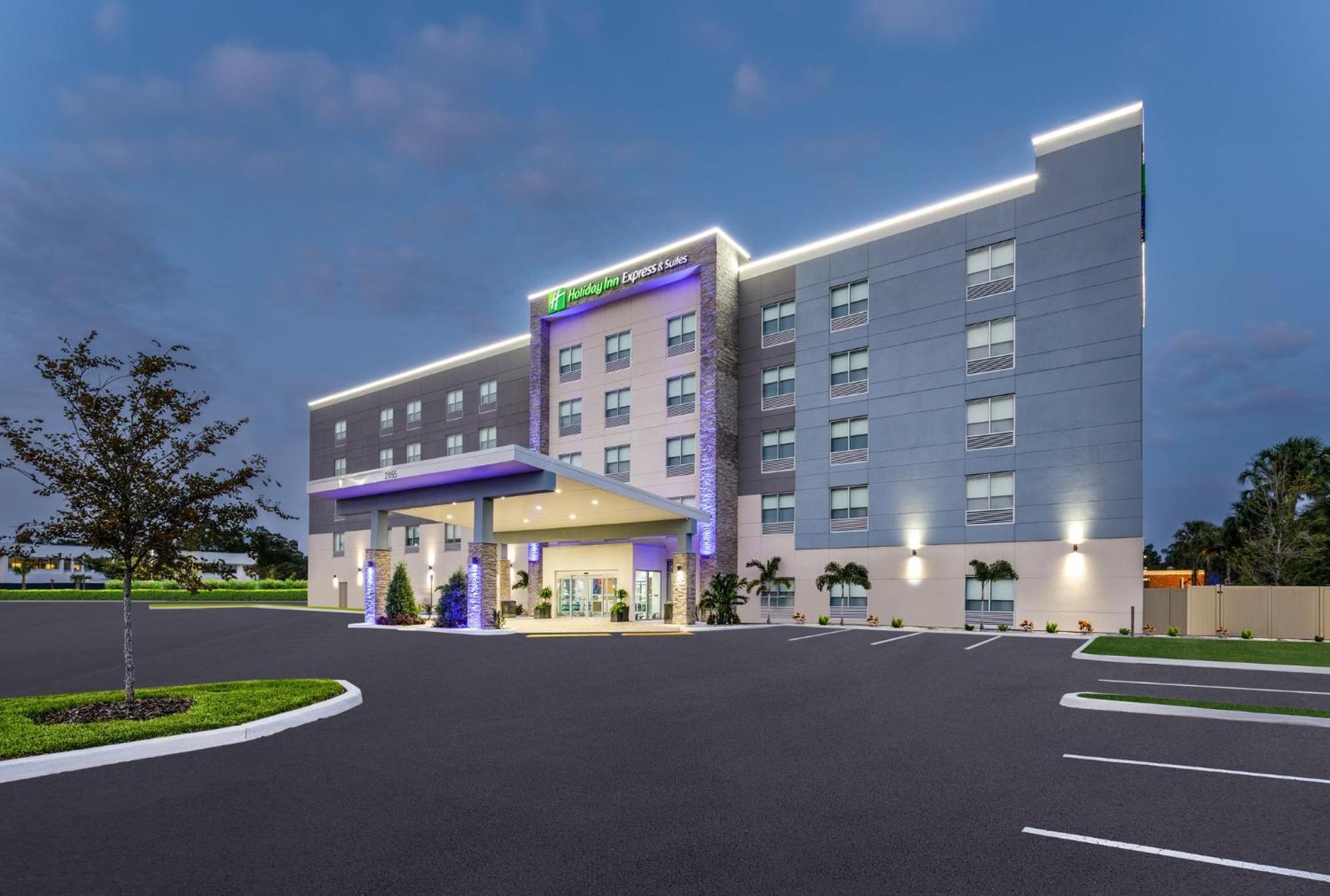 Holiday Inn Express & Suites Tampa Stadium - Airport Area By Ihg Екстериор снимка