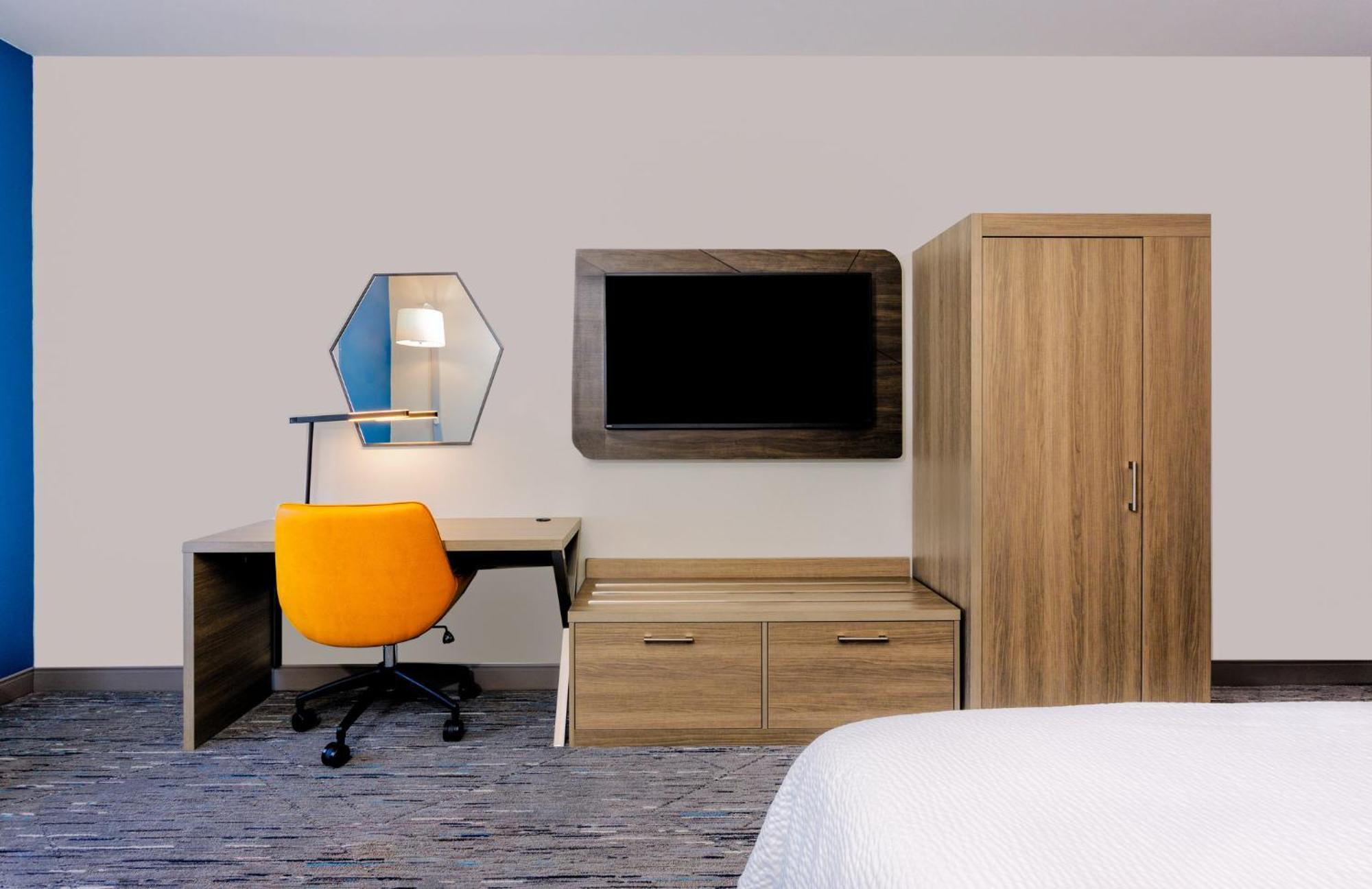Holiday Inn Express & Suites Tampa Stadium - Airport Area By Ihg Екстериор снимка